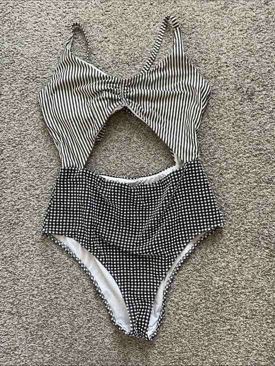 aerie Other - Aerie Black & White Patterned Cutout One-Piece Swimsuit